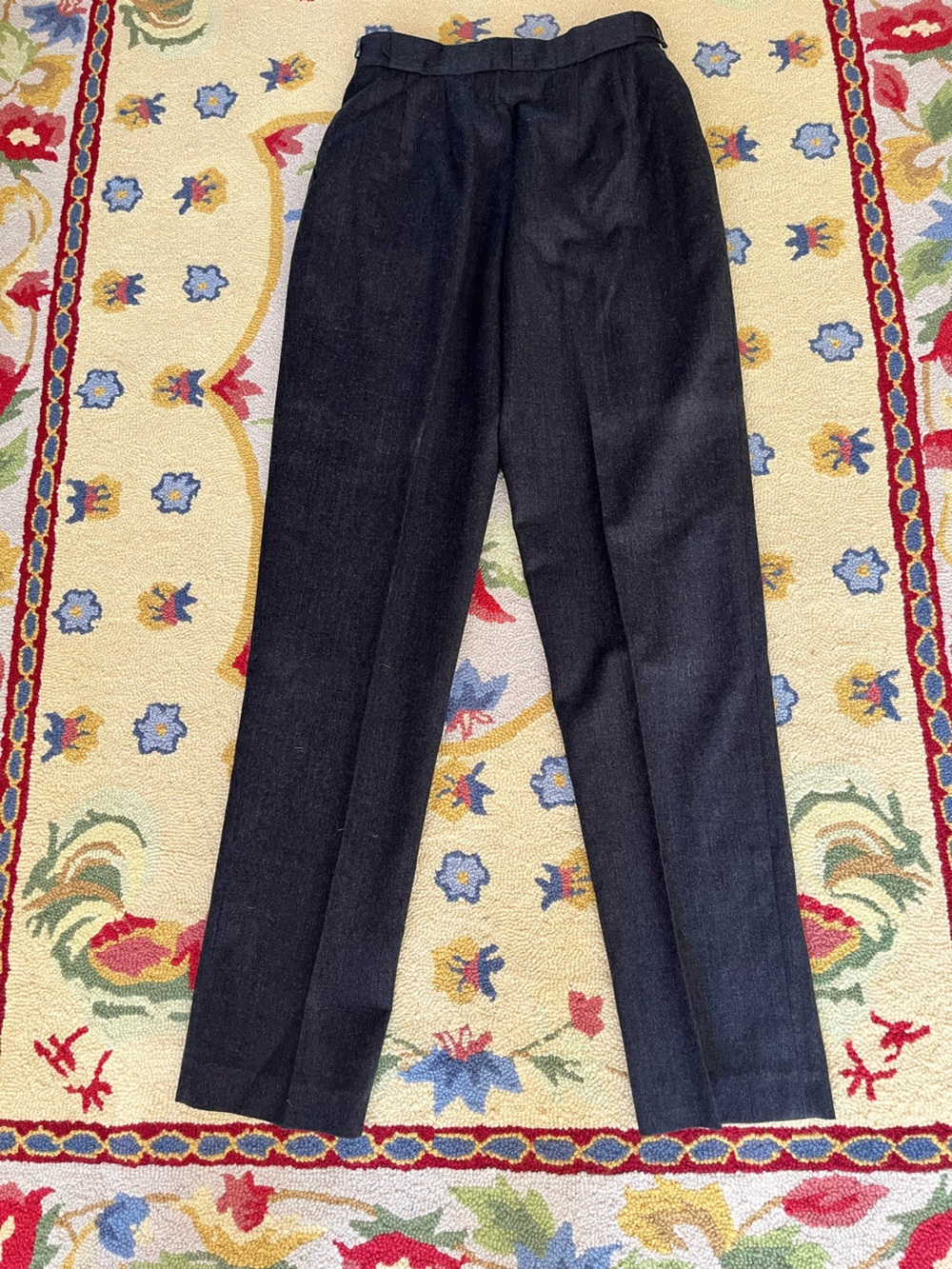 HARVE BERNARD. CHARCOAL GRAY WOOL DRESS PANTS SIZE 4 EXCELLENT.